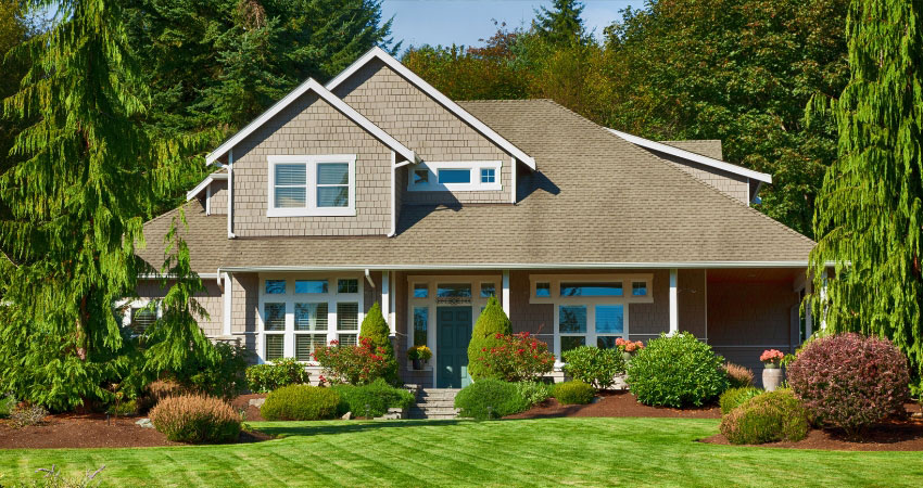 A beautiful West Island house after a project with a landscaping company