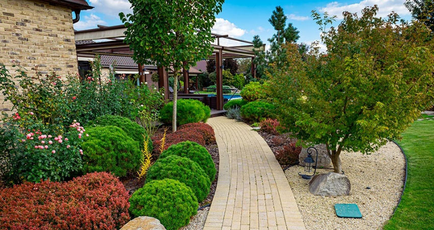 Paving stone walkway and gardening by paving contractor and West Island landscaper Valleycat Landscaping